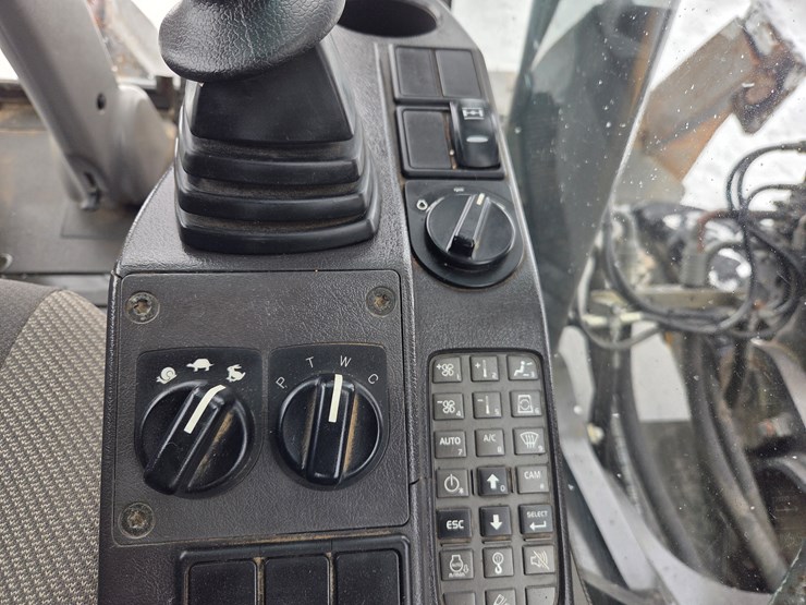 2010-volvo-ew180c-image-63