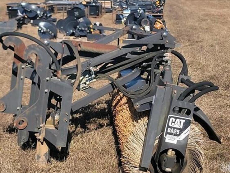 cat-ba25-hydraulic-sweeper-attachment,-s/n-7aw01886-image-2