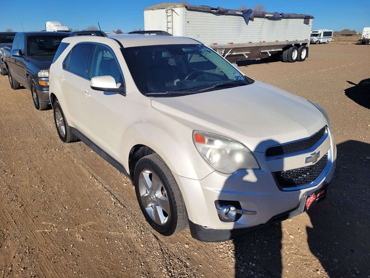 2013-chevrolet-equinox-lt-image-2