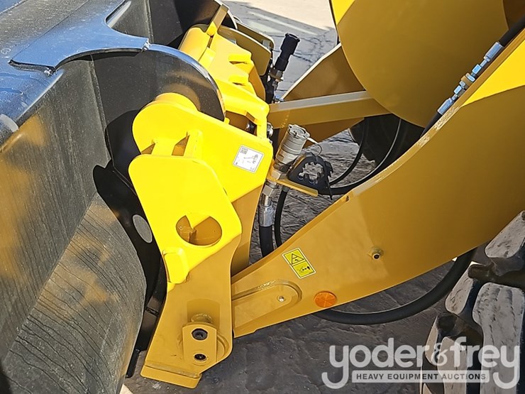 2026-caterpillar-926-image-15