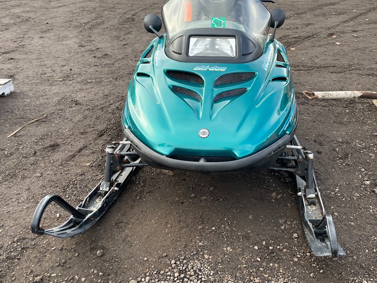 #1044-•-1996-ski-doo-touring-sle500-snowmobile-image-2