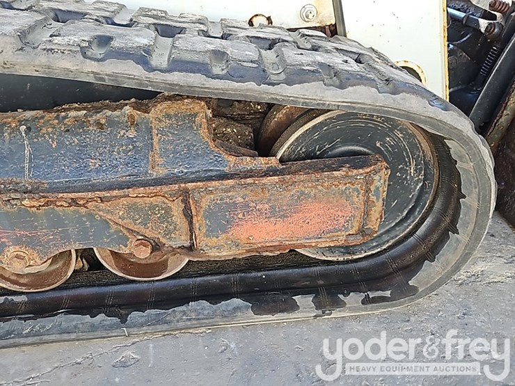 2017-bobcat-t770-image-10