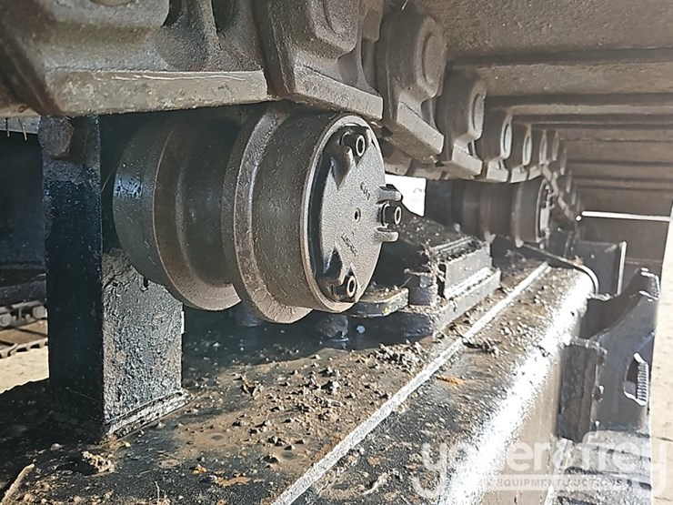 2019-caterpillar-352fl-image-27