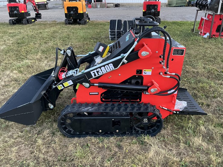 #1010-•-unused,-future,-skid-steer-loader-ft380r-image-2