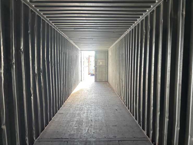 #5013-•-40’-shipping-container-image-10