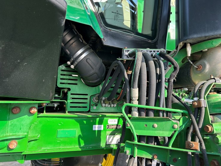 2015-john-deere-r4030-image-97