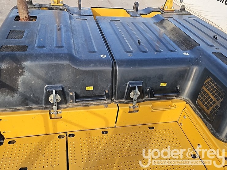 2019-caterpillar-352fl-image-41