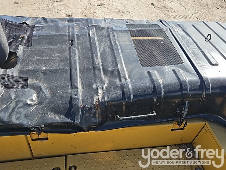 2017-caterpillar-330fl-image-21