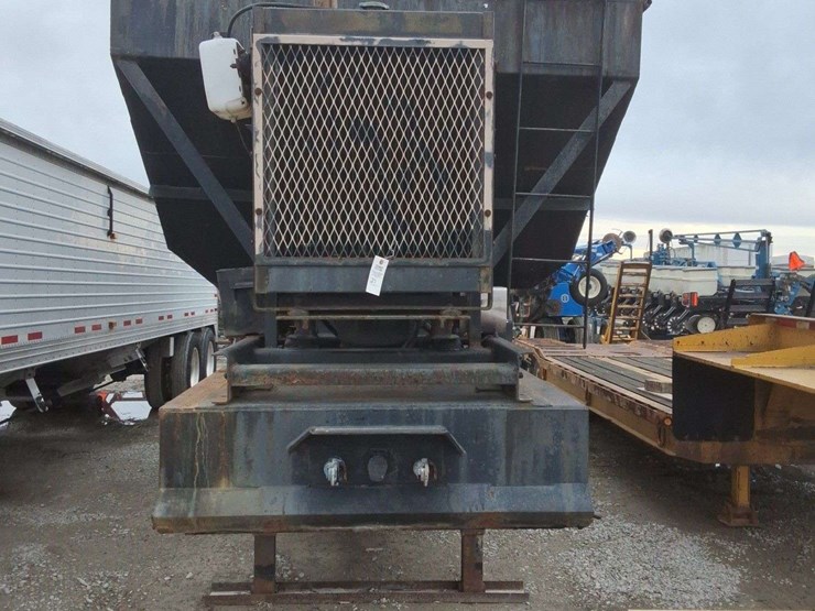 adams-semi-dry-fertilizer-tender-with-engine,-side-auger-unload-image-3