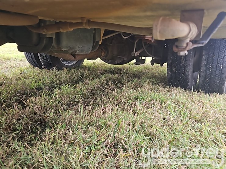 2016-ford-f550-image-16