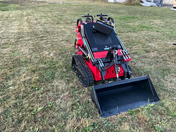 #1018-•-unused-future-ft360t-skid-steer-loader*-image-7