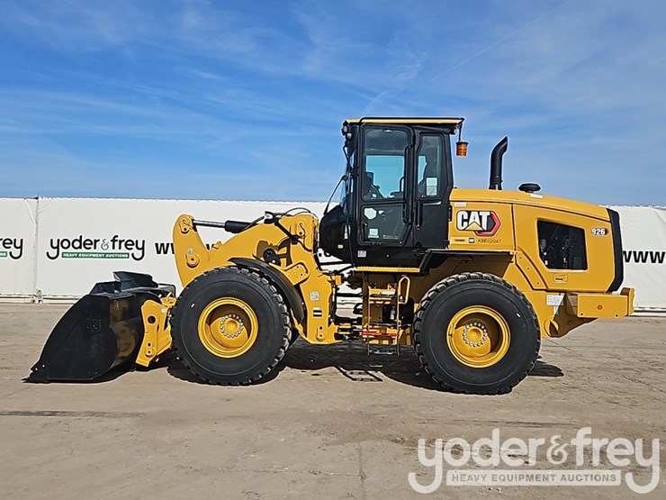 2026-caterpillar-926-image-3