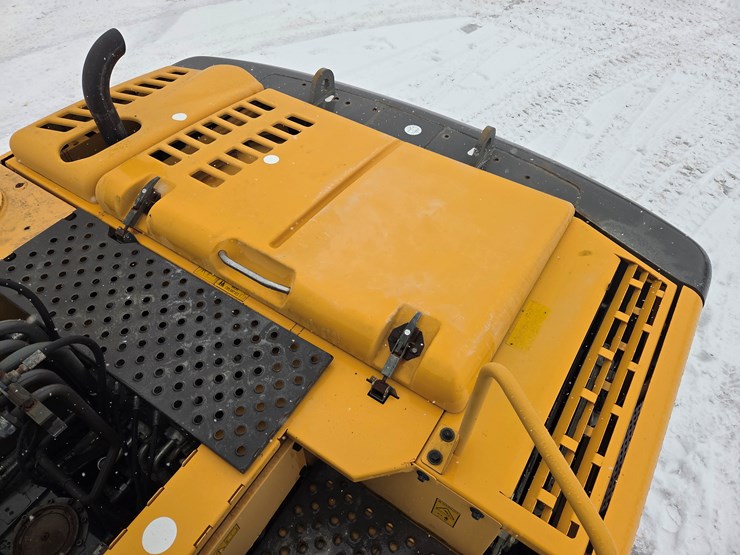 2010-volvo-ew180c-image-45