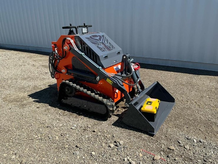 #1000-•-tpm,-t460-mini-skid-steer-loader-image-1