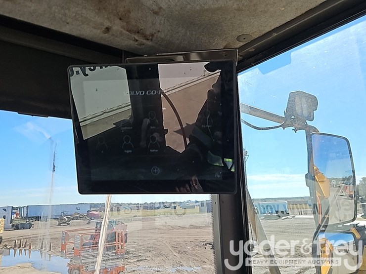 2021-volvo-a40g-image-33