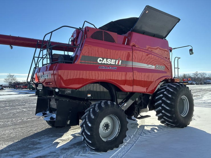 2010-case-ih-6088-image-8