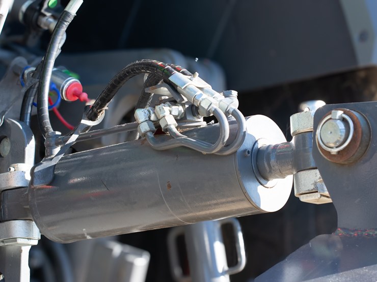 2021-fendt-1042-vario-image-11