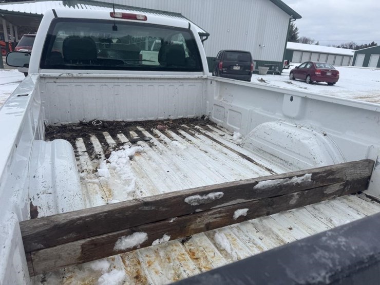 2002-chevrolet-silverado-2500-image-13