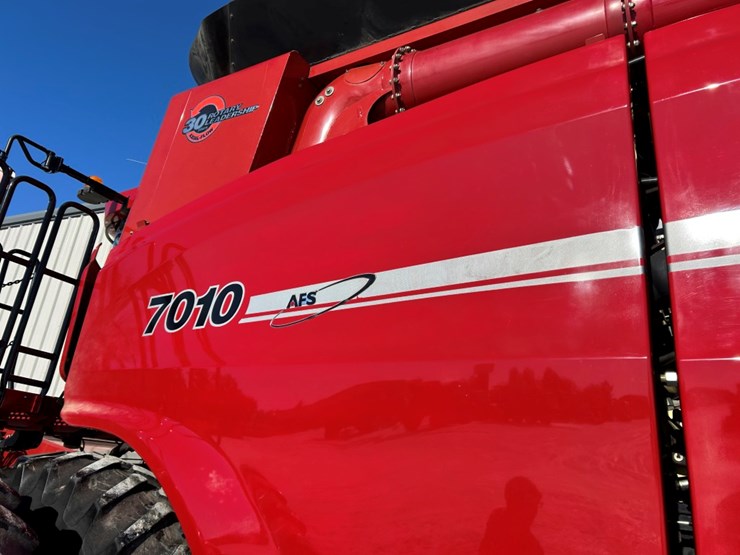 2007-case-ih-7010-image-26