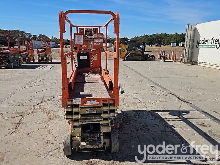 2016-jlg-1930es-image-11