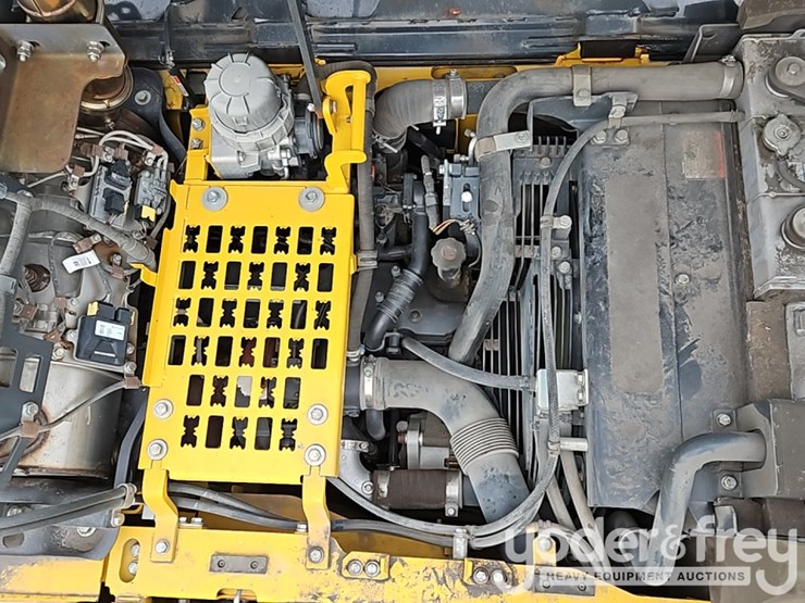 2021-komatsu-pc210-lc-11-image-33