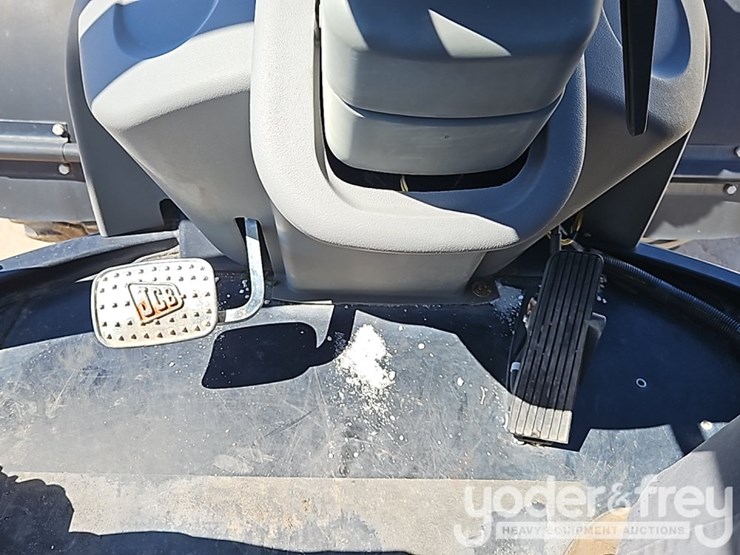 2023-jcb-407-image-30