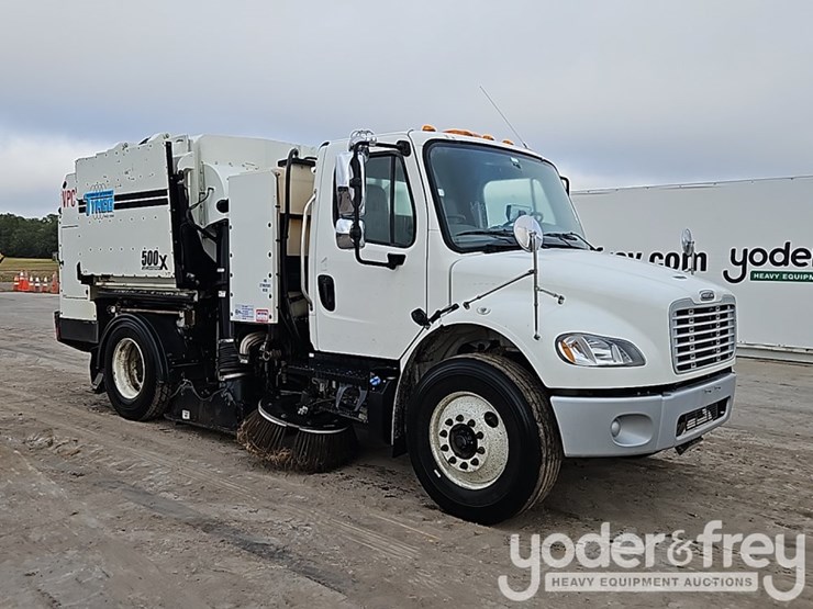 2022-freightliner-m2-106-image-7