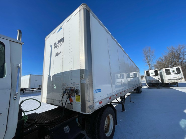 2023-stoughton-trailer-image-1