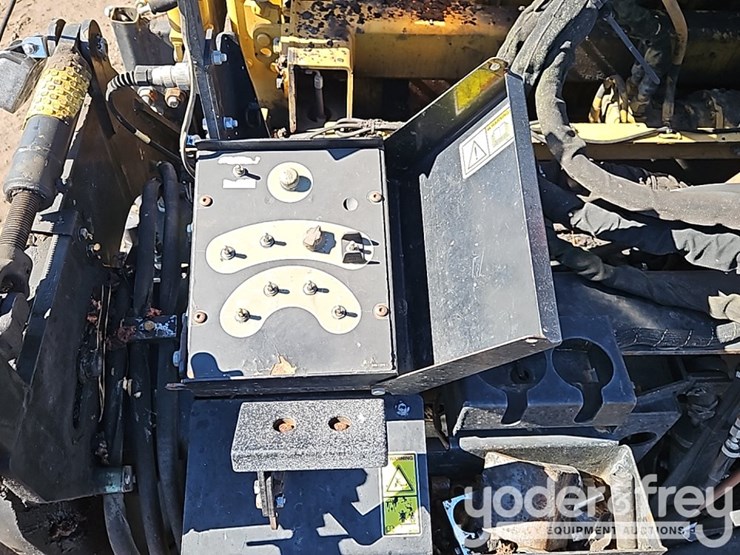 2012-caterpillar-ap-1055e-image-21