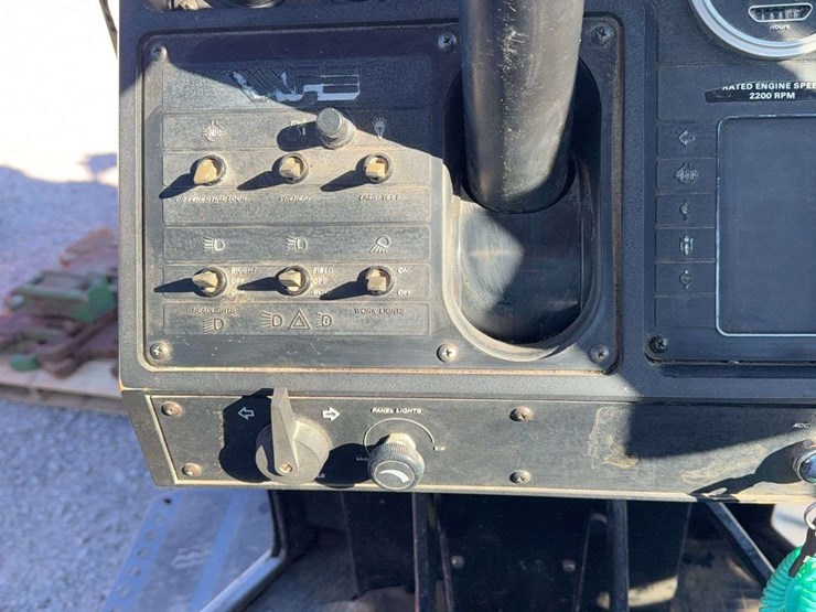 1980-series-iii-white-155-tractor,-2wd,-18.4x38-tires,-5100hrs,-540/-small-1000-pto,-ac-and-heat-work,-seller-is-upgrading,-2-remotes,-approx.-90%-tread-on-tires-image-20