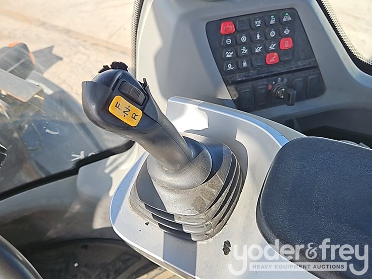 2017-case-621g-image-30