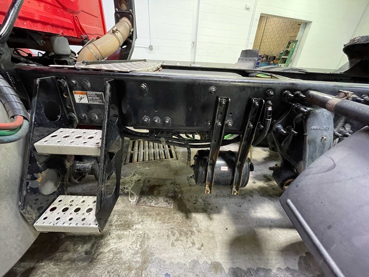 #6227-•-2018-freightliner-cascadia-day-cab-semi-truck-(title-in-delay)-image-63