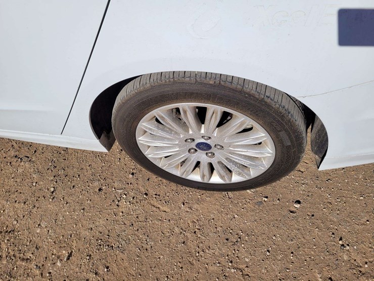 2016-ford-fusion-se-luxury-energi-sedan-4d-image-20