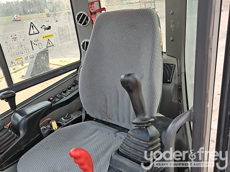 2020-volvo-ecr88d-image-33