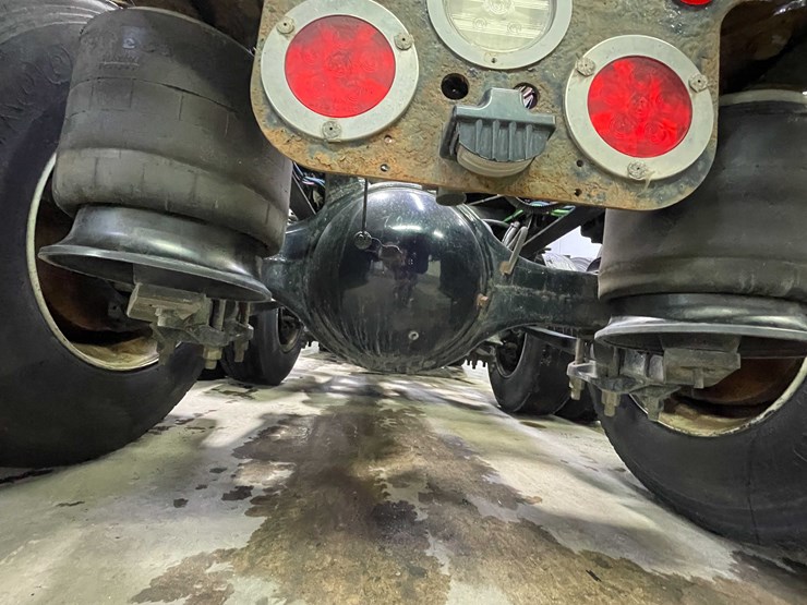 #6227-•-2018-freightliner-cascadia-day-cab-semi-truck-(title-in-delay)-image-52