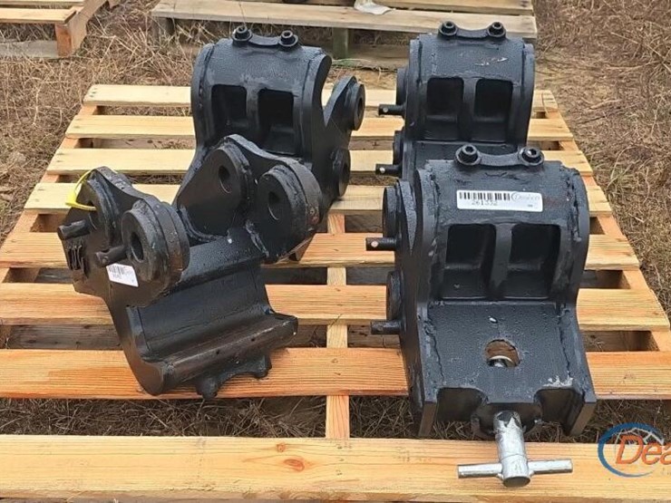 (4)-excavator-quick-connects-image-1