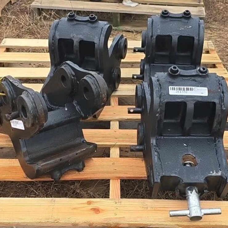 (4) EXCAVATOR QUICK CONNECTS