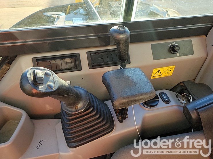 2023-komatsu-pc55mr-image-42