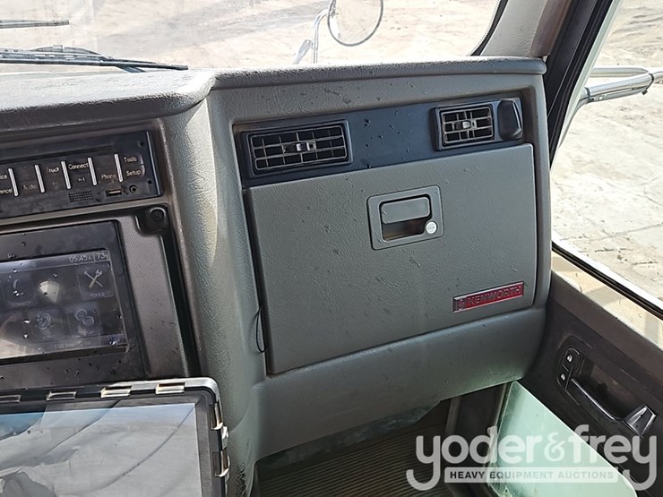 2014-kenworth-t300-image-23