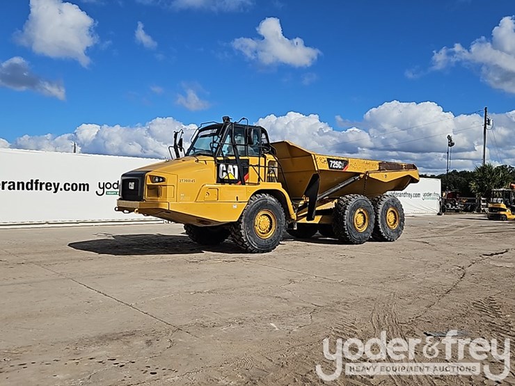 2016-caterpillar-725c2-image-2