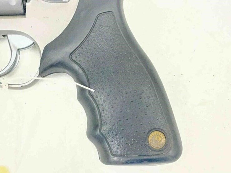 taurus-revolver-image-10
