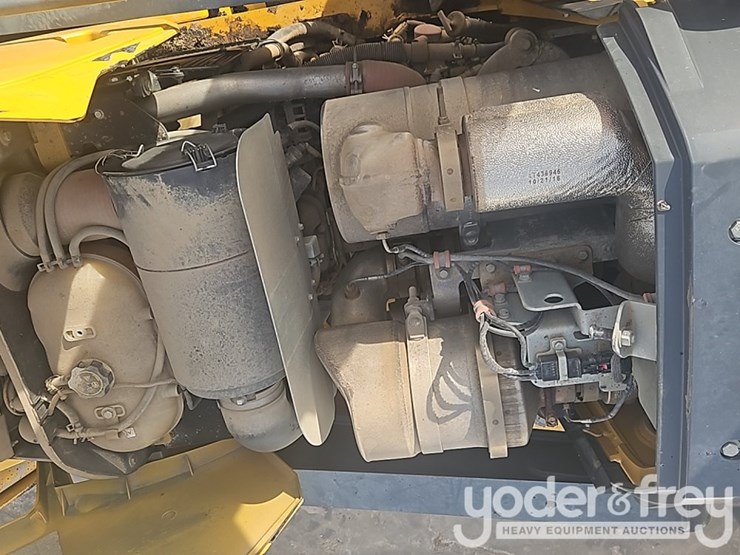 2017-deere-310sl-image-37