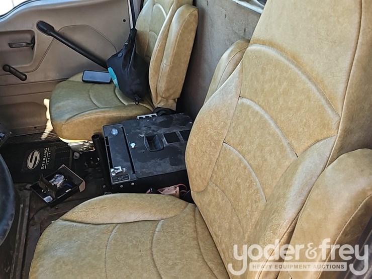 2009-sterling-acterra-image-48