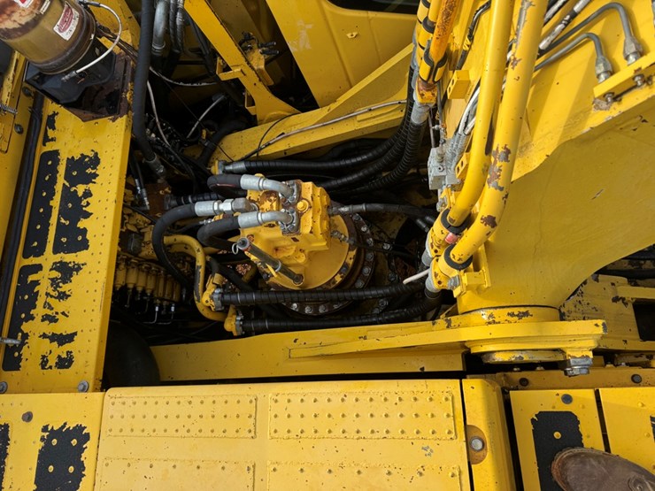 komatsu-pc490-lc-11-image-111