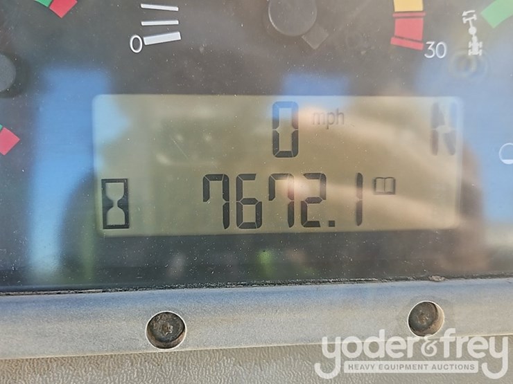 2013-caterpillar-140m2-image-33