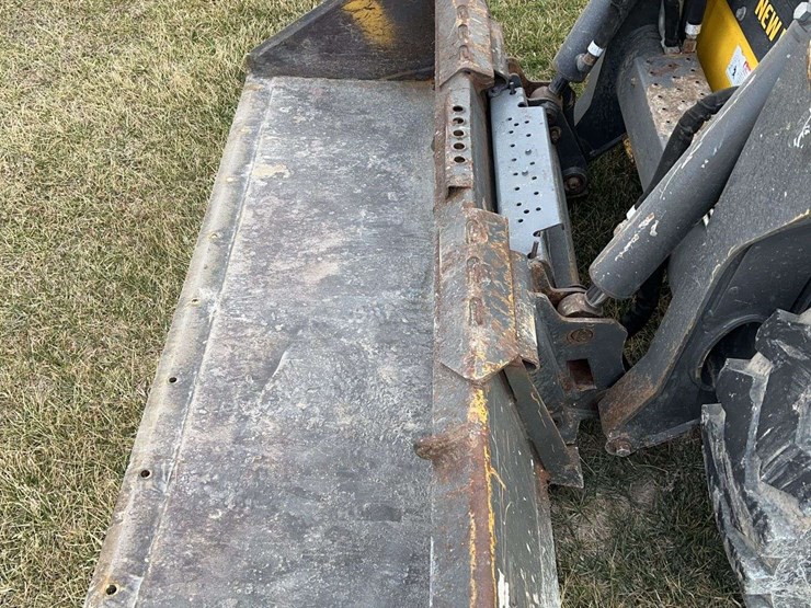 2018-new-holland-l228-image-11