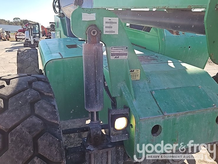 2016-sky-trak-6042-image-12