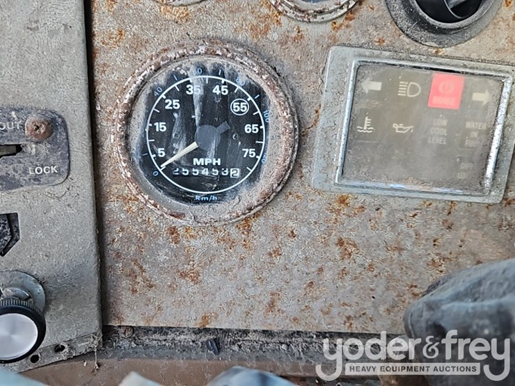 1988-ford-l8000-image-39