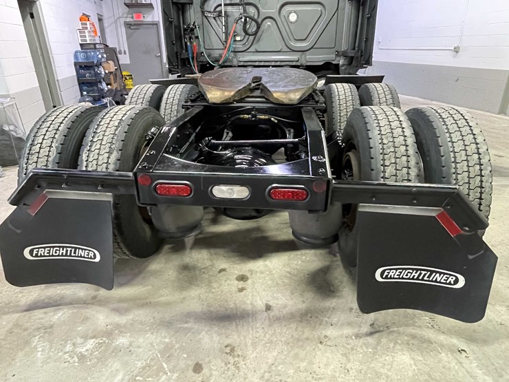 #6224-•-2022-freightliner-cascadia-semi-truck-(title-in-delay)-image-54