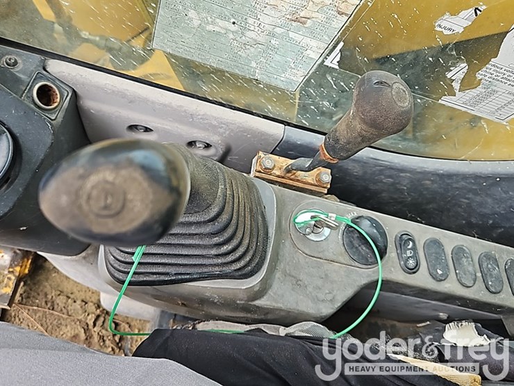 2010-komatsu-pc78us-8-image-37